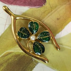 Wishbone 4-leaf Clover Pin Brooch P-1-24